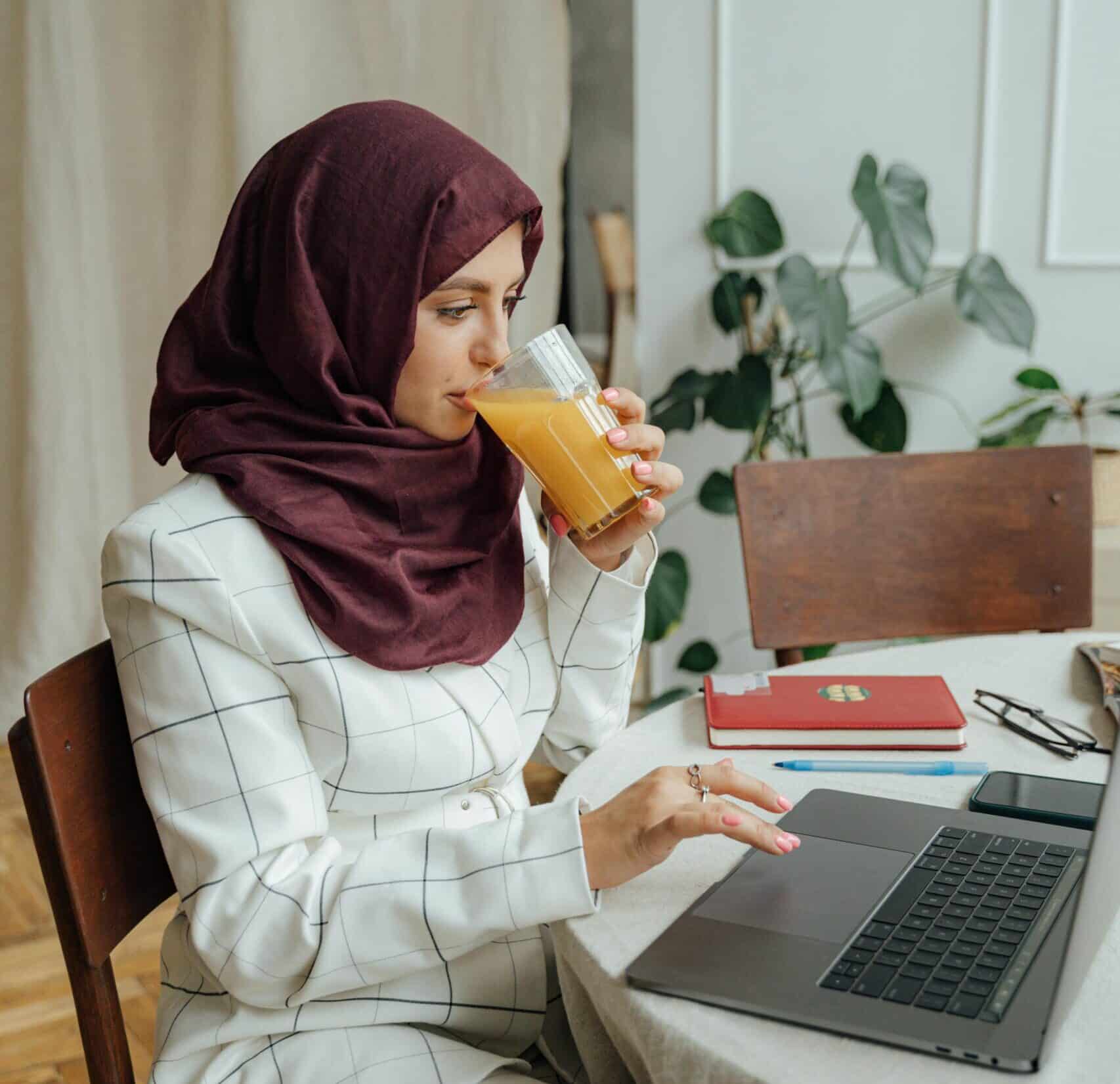 Working from home? How to reduce loneliness - Teladoc Health UK