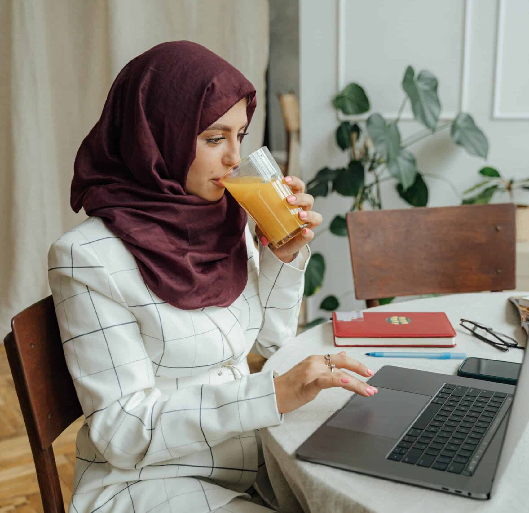 Working from home? How to reduce loneliness - Teladoc Health UK