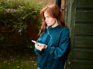 Navigating Teen Mental Health in the Digital Age - Teladoc Health UK